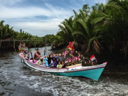 Menikmati Pesona Bentang Alam Berbalut Budaya Rammang-Rammang