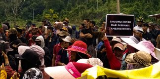 Pernyataan Sikap Mayarakat (Petani dan Perempuan) Loeha Raya Menolak Aktivitas Eksplorasi dan Perluasan Tambang PT Vale Indonesia di Blok Tanamalia, Kecamatan Towuti, Kabupaten Luwu Timur. Aksi warga Loeha raya, senin 24 Juli 2023